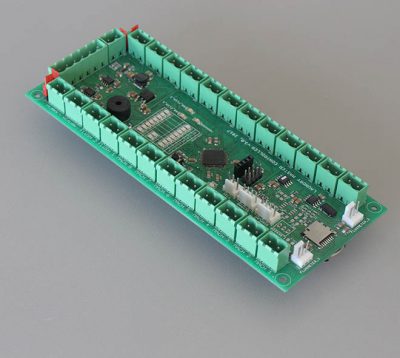 Placa eletrónica com conectores do sistema de controlo de lavandarias